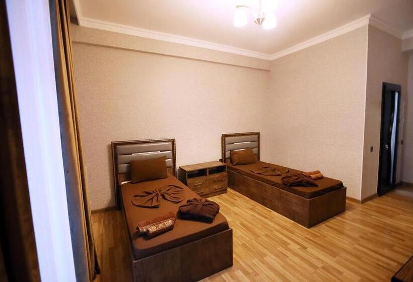 استراحتگاه Nur Naftalan