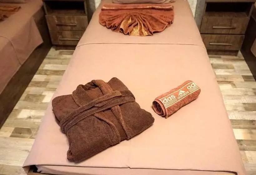 استراحتگاه Nur Naftalan