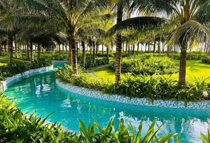 هتل Arena Cam Ranh Beach Resort