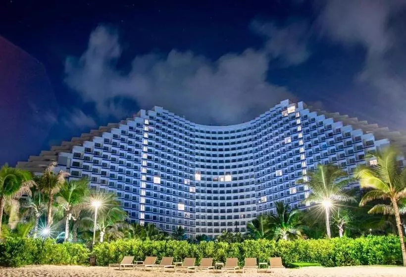 هتل Arena Cam Ranh Beach Resort