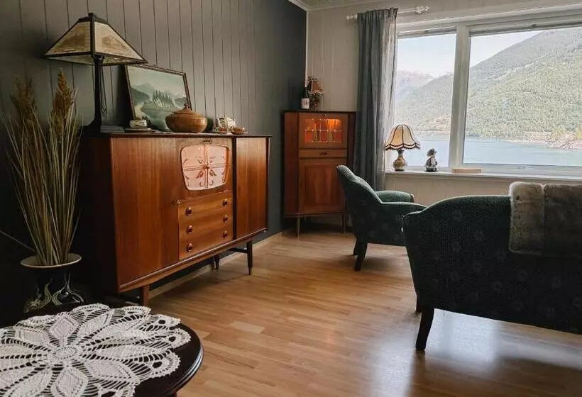 ユースホステル Svingen Guesthouse Panoramic Fjord Views In Flåm