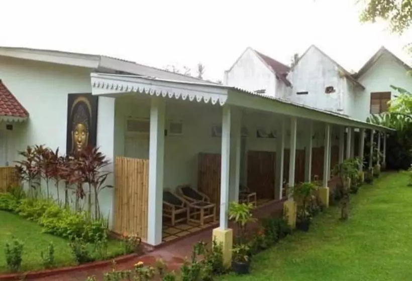 ホテル Attara Heritage Senggigi