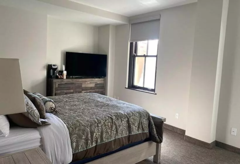 ホテル The Alonzo Ward