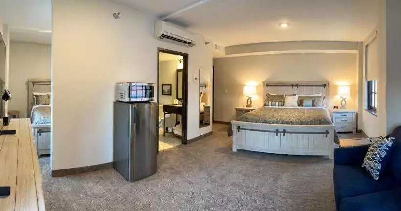 ホテル The Alonzo Ward