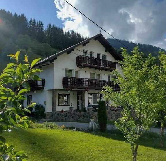 بنسيون Casa Cornelius