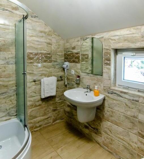 بنسيون Casa Cornelius