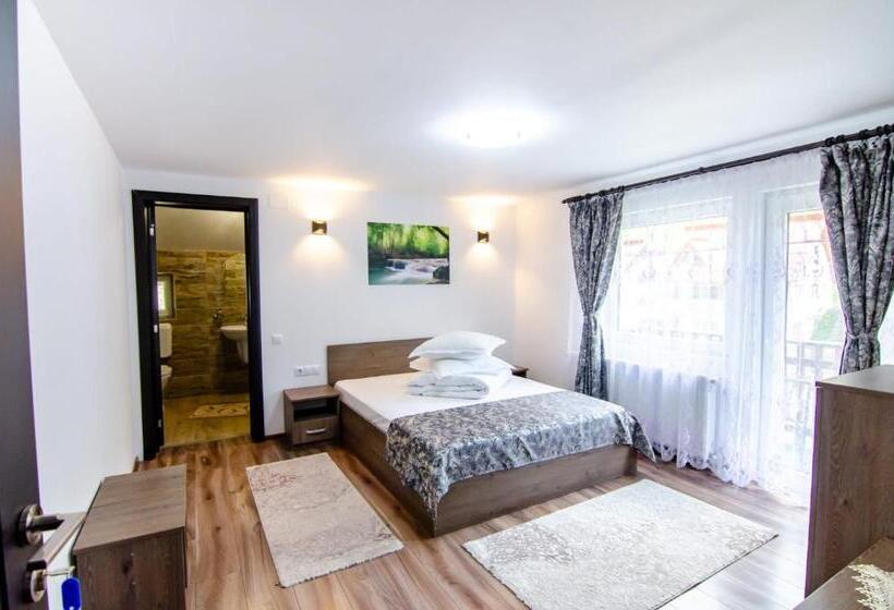 بنسيون Casa Cornelius