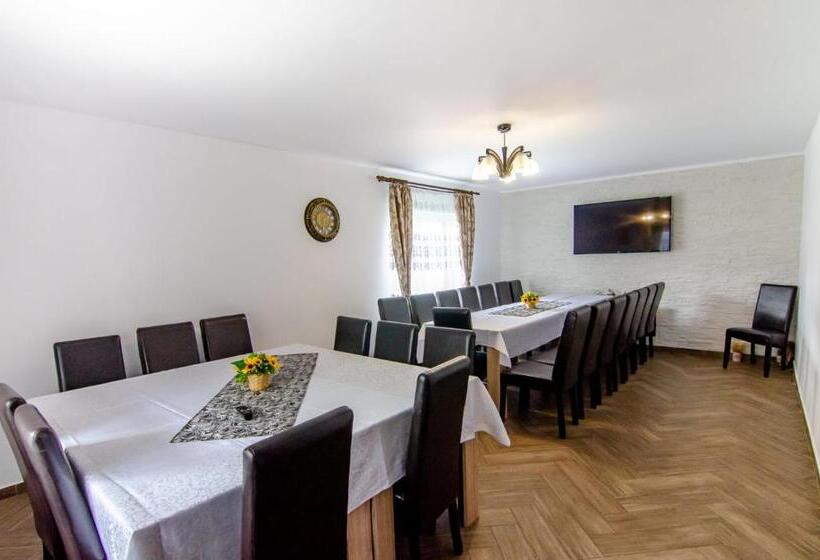 بنسيون Casa Cornelius