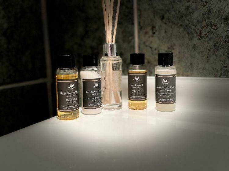 تختخواب و صبحانه The Cottage Inn