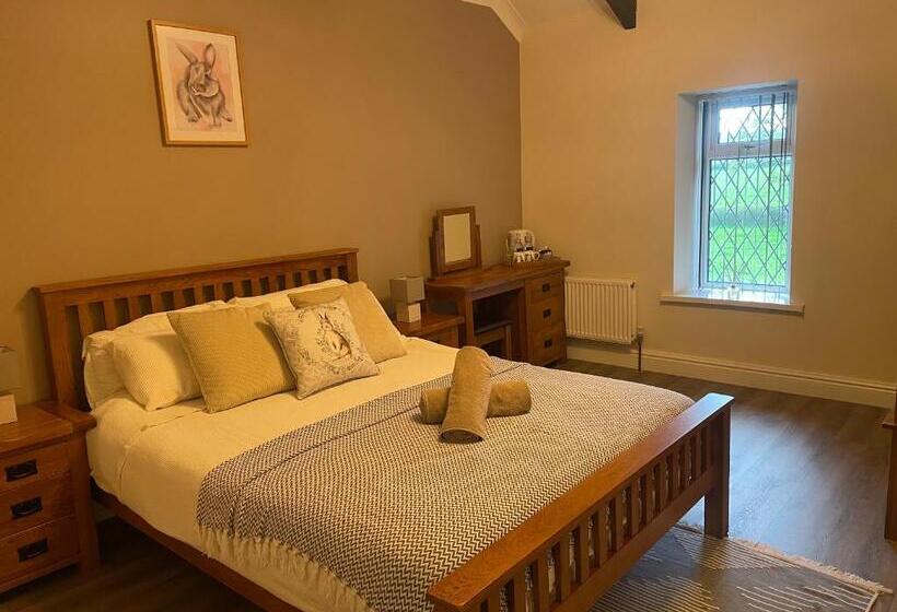 تختخواب و صبحانه The Cottage Inn