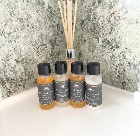 تختخواب و صبحانه The Cottage Inn