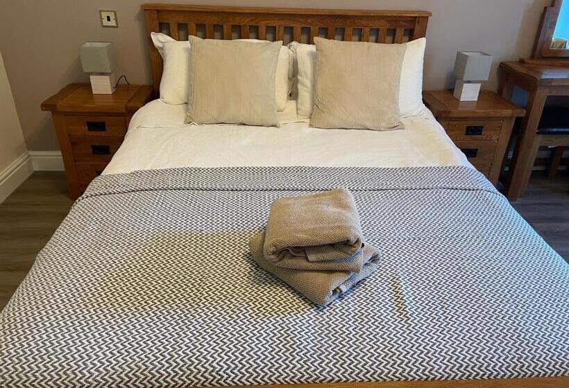 تختخواب و صبحانه The Cottage Inn