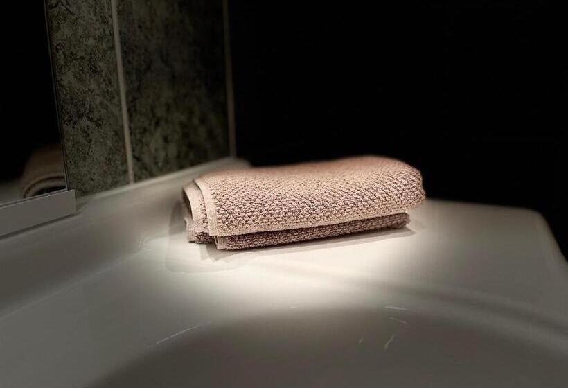 تختخواب و صبحانه The Cottage Inn