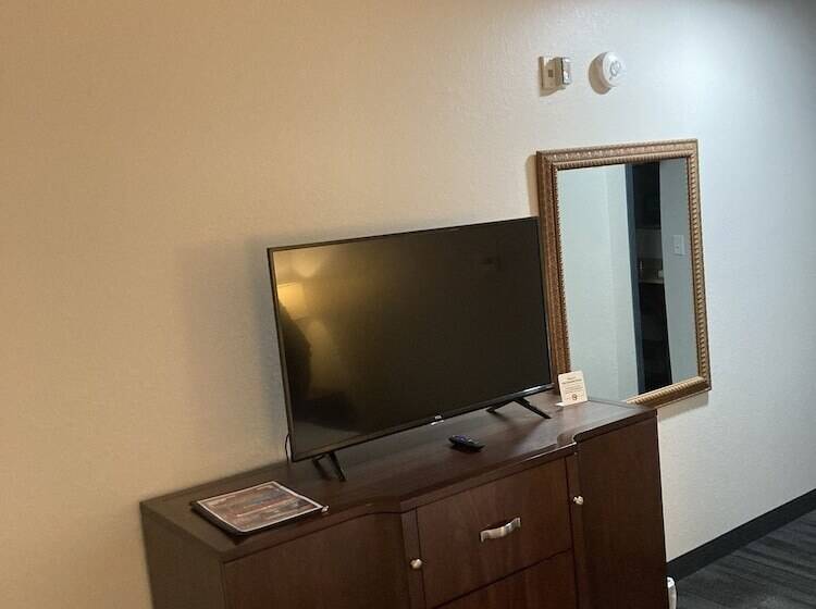 בית מלון כפרי Elker Inn & Suites