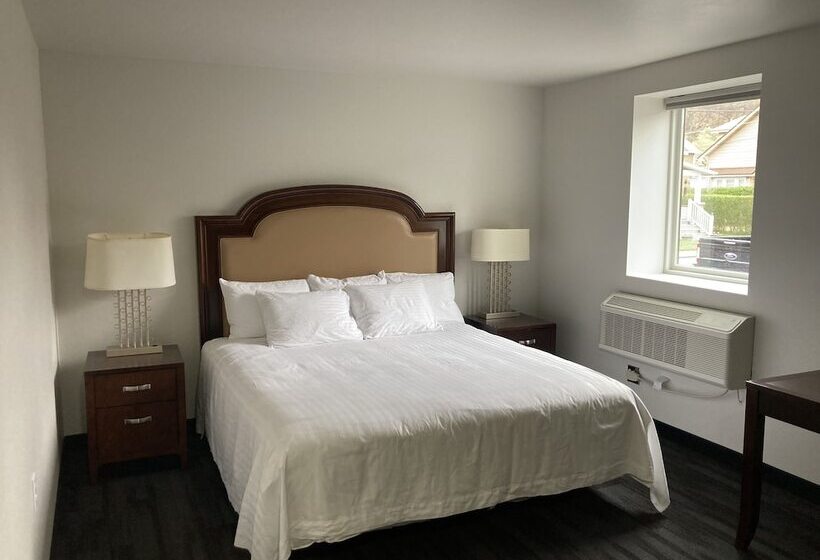 בית מלון כפרי Elker Inn & Suites