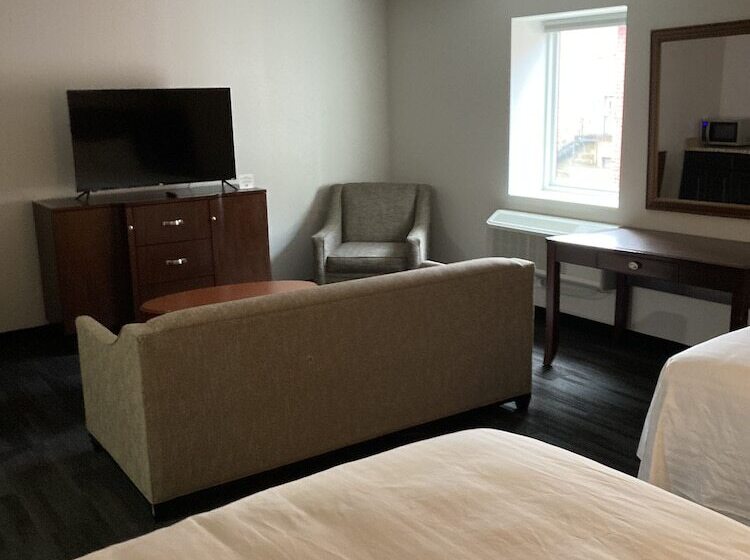 בית מלון כפרי Elker Inn & Suites