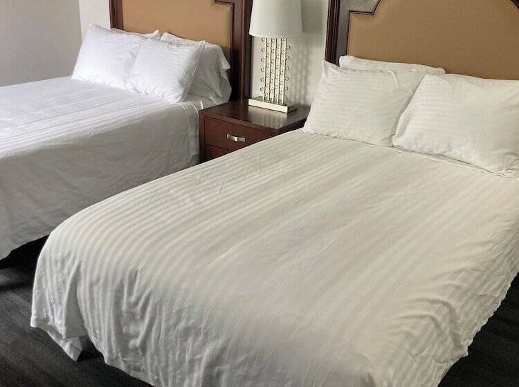 בית מלון כפרי Elker Inn & Suites