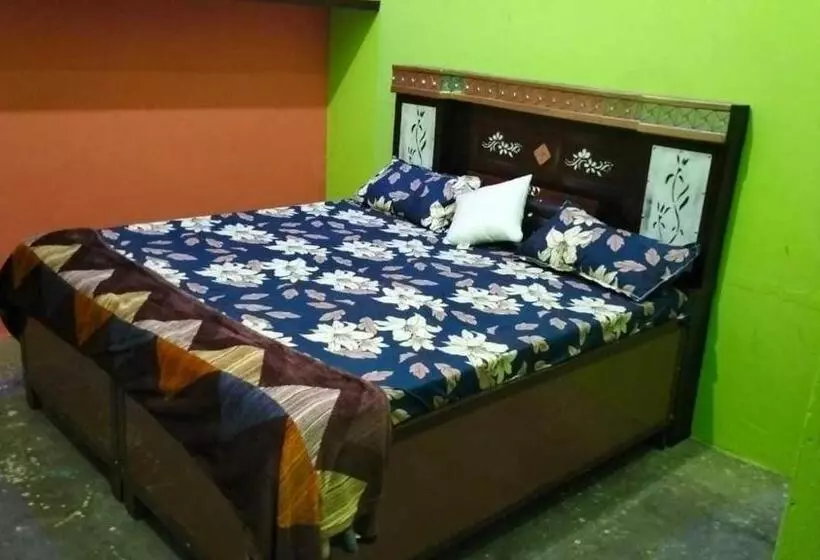 Hotelli Oyo 81242  Paradise
