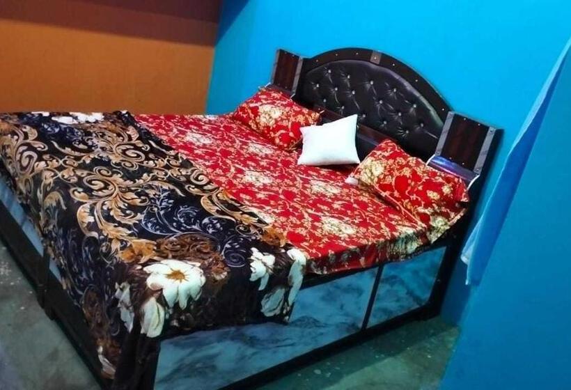 호텔 Oyo 81242  Paradise