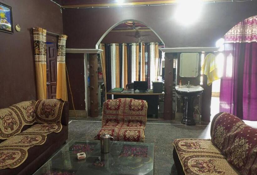 호텔 Oyo 81242  Paradise