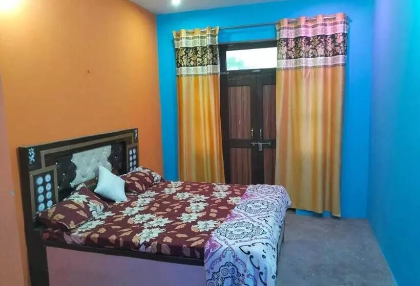 Hotelli Oyo 81242  Paradise