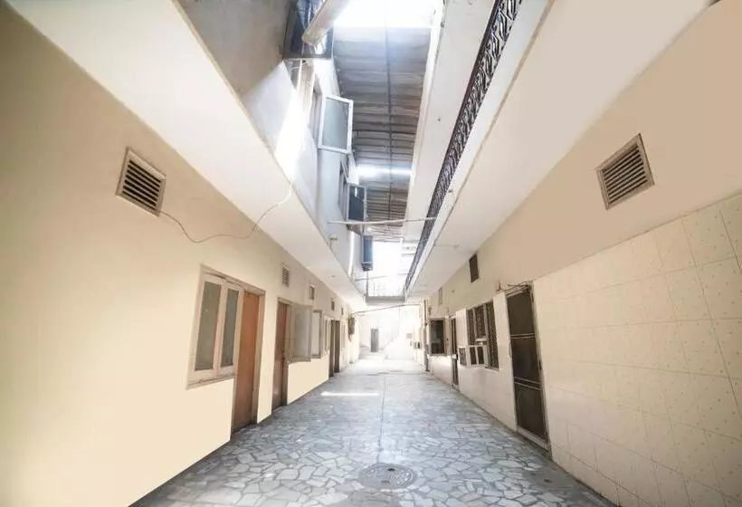 هتل Raj Guest House