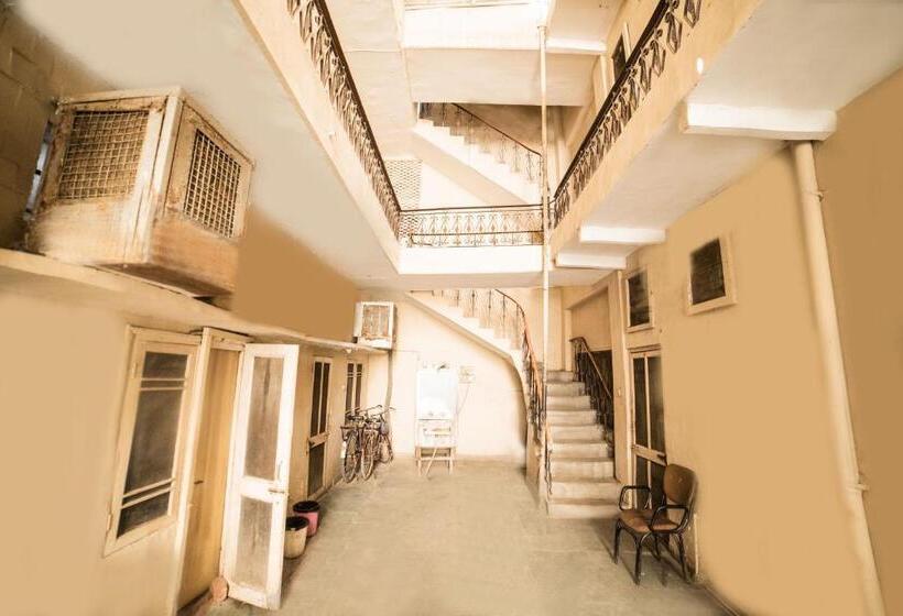 酒店 Raj Guest House