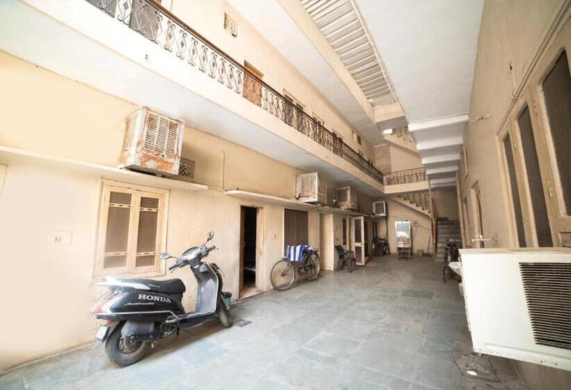 酒店 Raj Guest House