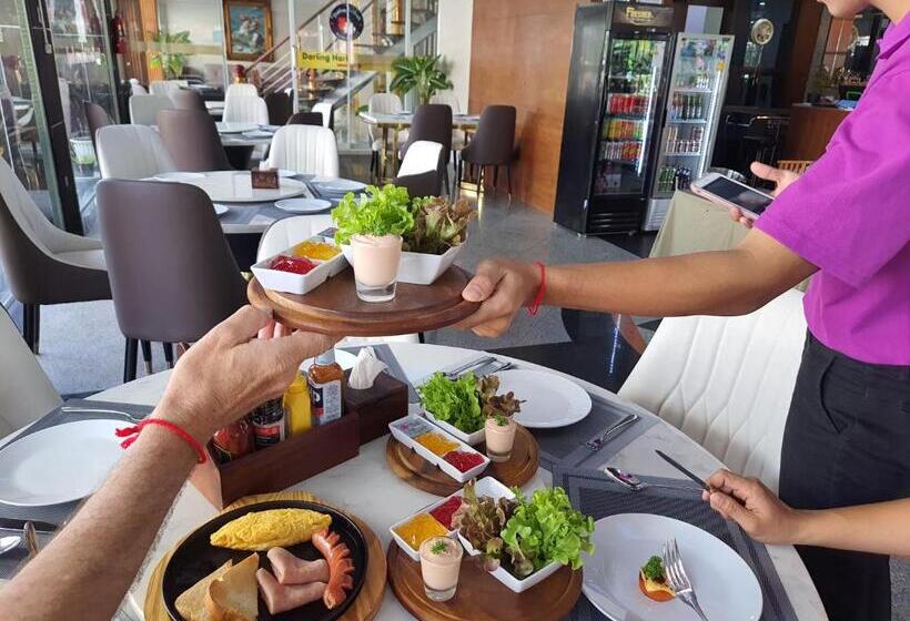 فندق Darling Harbour Residence South Pattaya