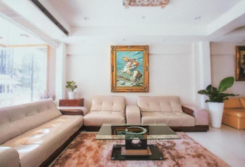 فندق Darling Harbour Residence South Pattaya