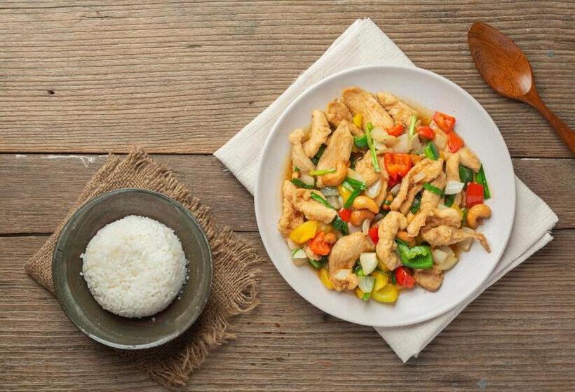 فندق Darling Harbour Residence South Pattaya