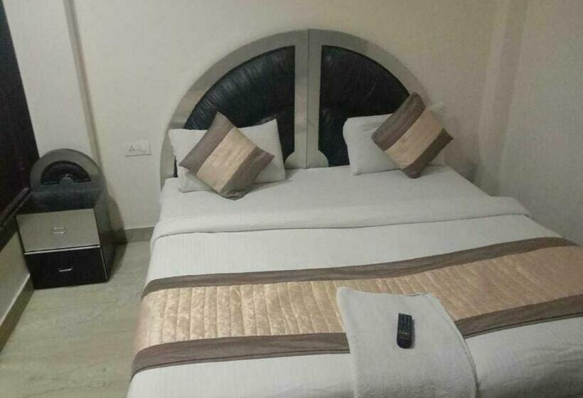 هتل Oyo 81187  Maharaja