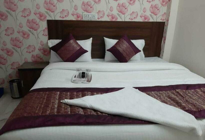 هتل Oyo 81187  Maharaja