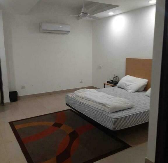 هتل Oyo 81187  Maharaja