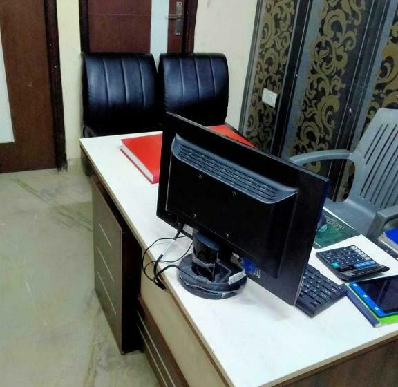 هتل Oyo 81187  Maharaja