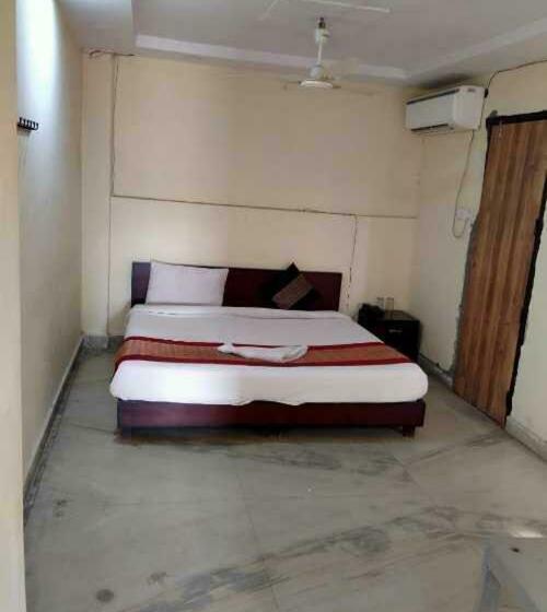 هتل Oyo 81187  Maharaja