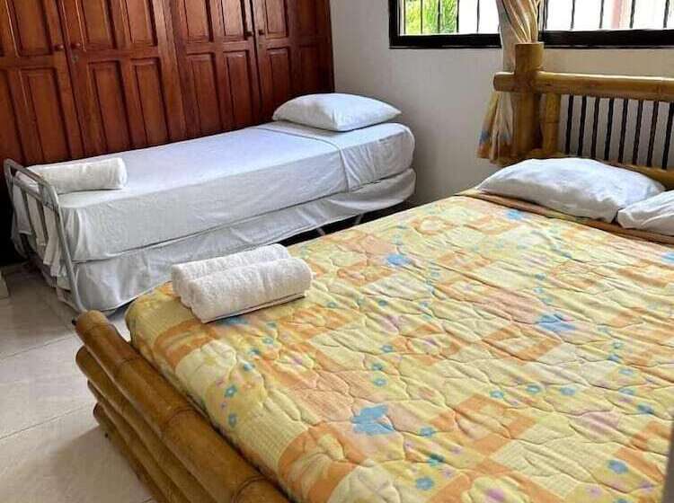 پانسیون Airport Cartagena