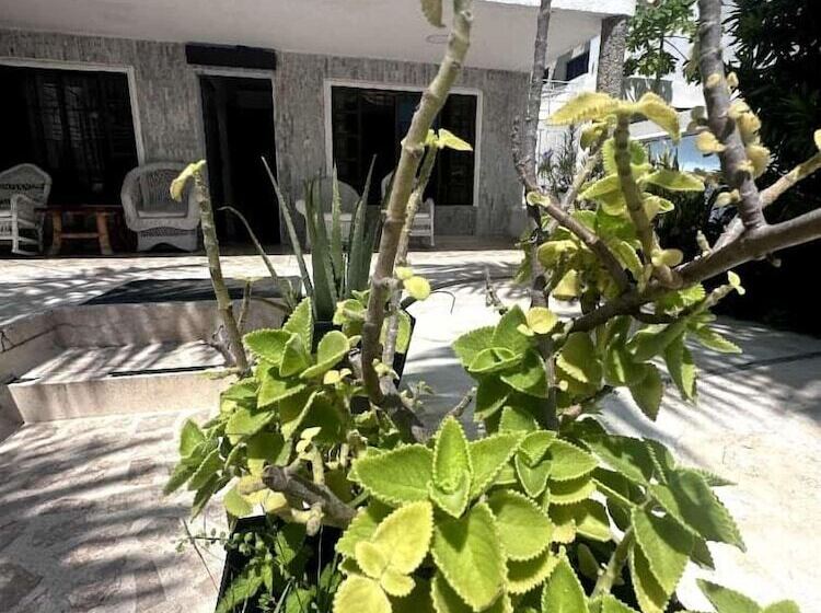 پانسیون Airport Cartagena