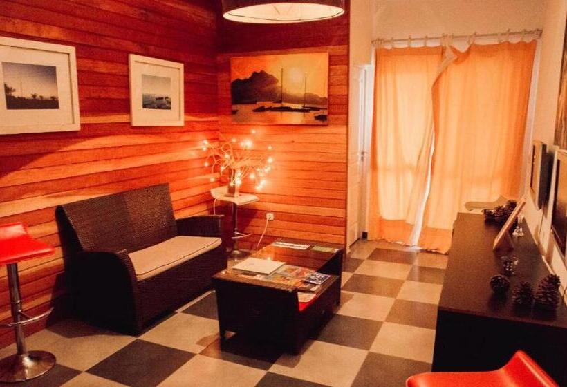 تختخواب و صبحانه Kolina D´sol