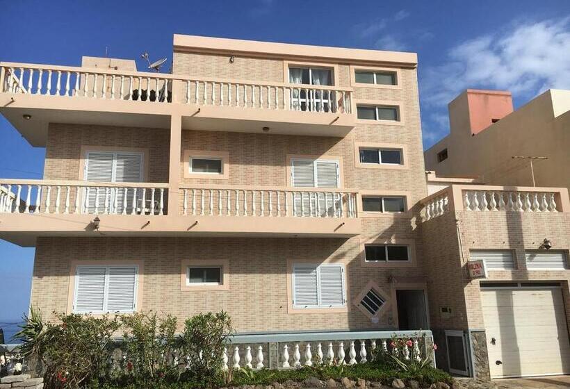 تختخواب و صبحانه Kolina D´sol