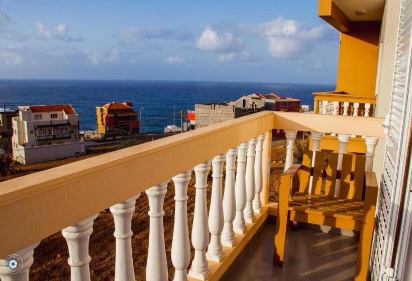 تختخواب و صبحانه Kolina D´sol