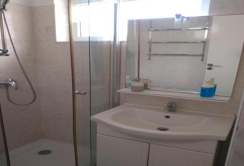 تختخواب و صبحانه Kolina D´sol