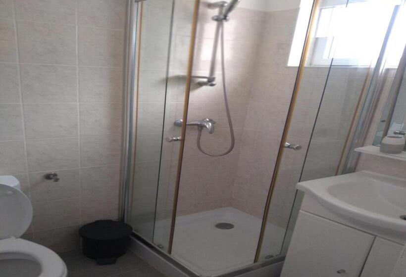 تختخواب و صبحانه Kolina D´sol