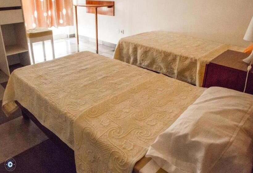 تختخواب و صبحانه Kolina D´sol