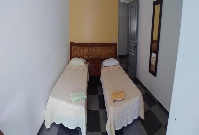 تختخواب و صبحانه Kolina D´sol