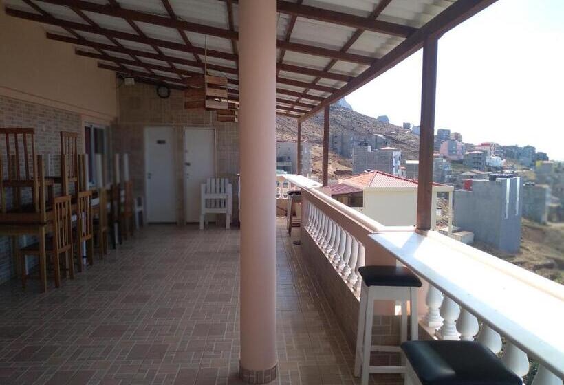 تختخواب و صبحانه Kolina D´sol