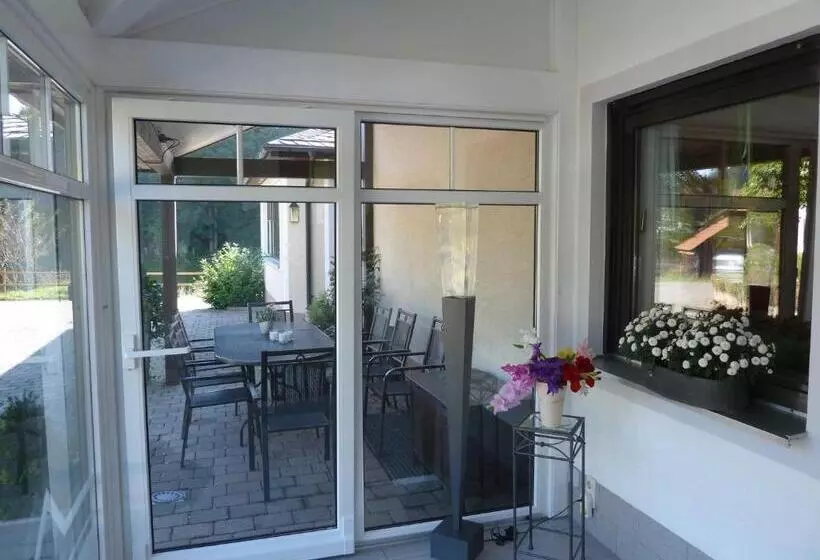 Majatalo Gästehaus Brütting