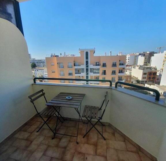 فندق صغير Wakeup Triplex House