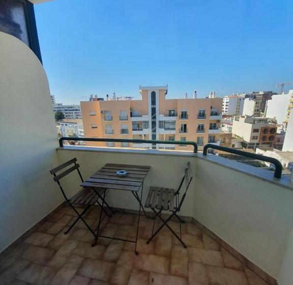 فندق صغير Wakeup Triplex House