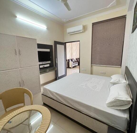 Отель Grand Mala